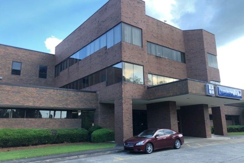 power saving windows - SPF ULTRA Tint blocked 91% heat from passing through the building windows in Tallassee, AL.