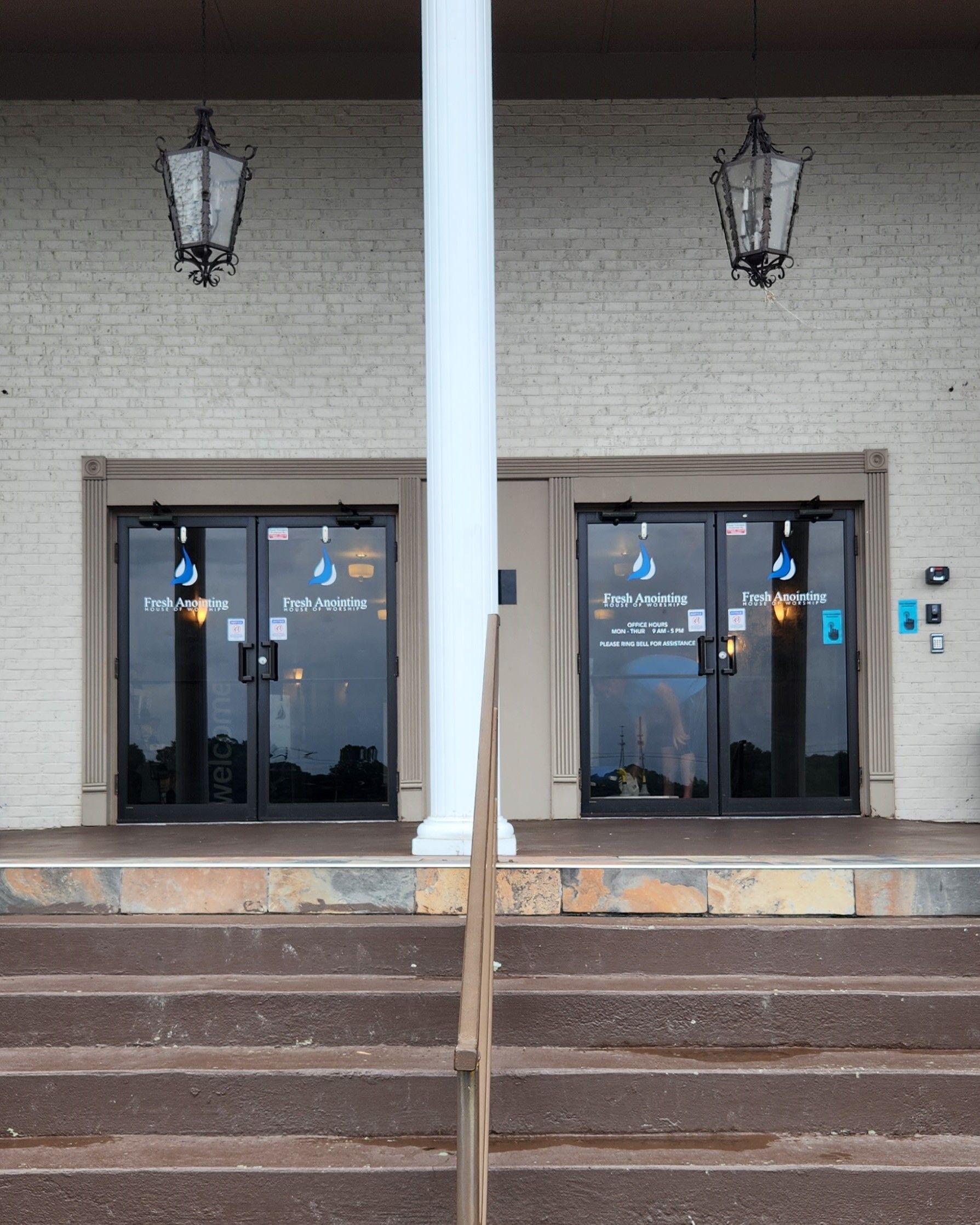 heat blocking tint near me - Heat and especially Sun glare disrupted service blinding everyone. Until SPF Tint blocked heat with bright glare for good in Montgomery AL