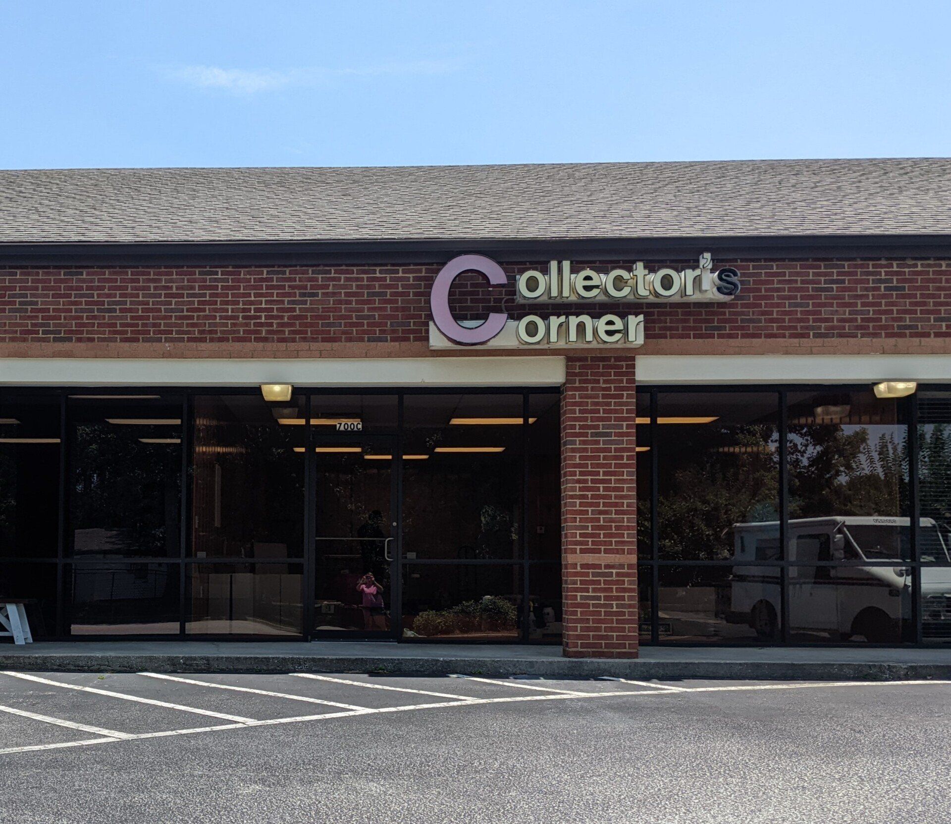 stop heat UV Sun-fade - the store owner knew that UV Sun-fade would cause an issue with the Sun pounding in the afternoon. Before SPF Tint in Auburn, AL