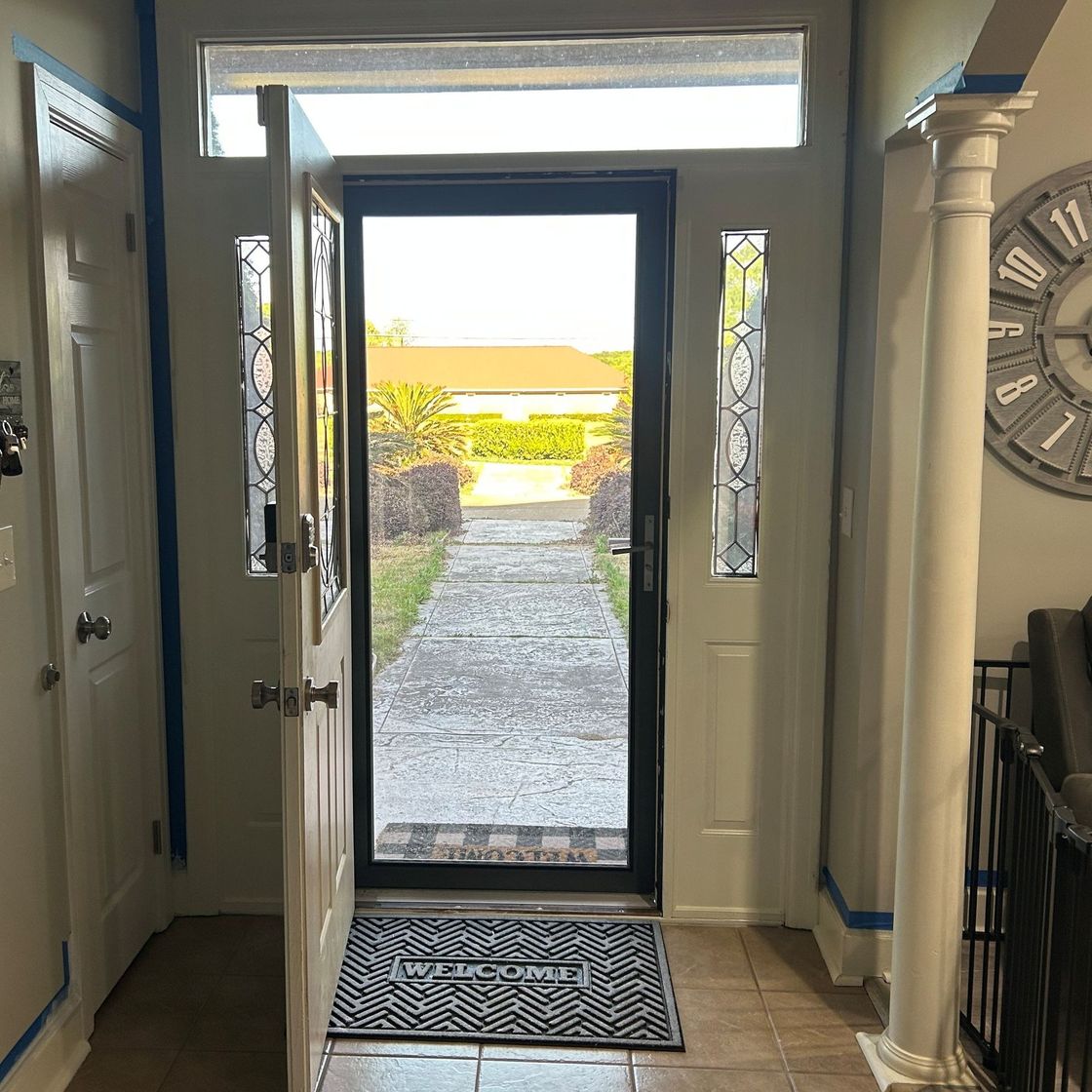 window tinting in Montgomery AL - SPF Platinum Tint delivers one-way privacy with top heat-blocking results. Keeping a vibrant environment.