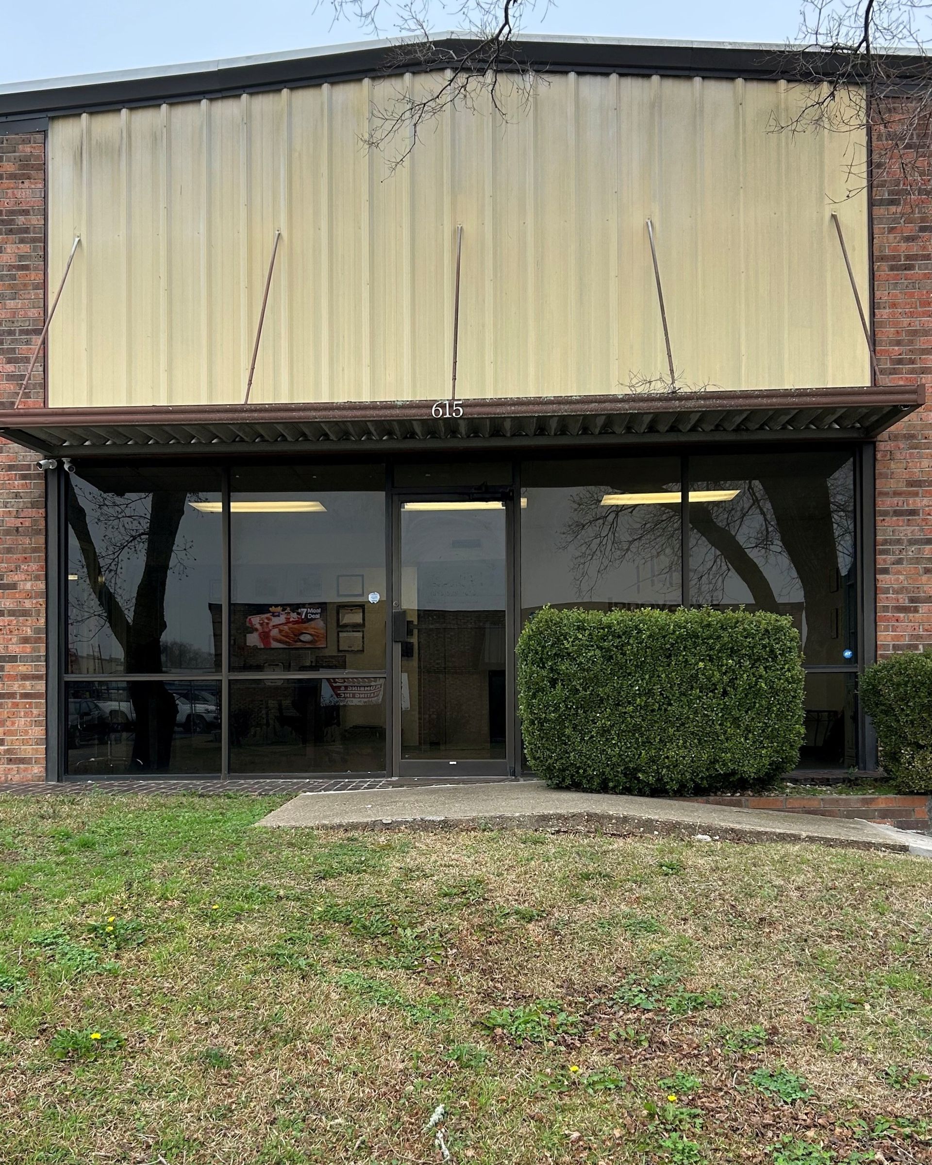 mirror tint Montgomery AL - One-way privacy and maximum Solar blocking performance needed. SPF window Tinting adds maximum energy savings with even comfort inside office windows. Montgomery AL