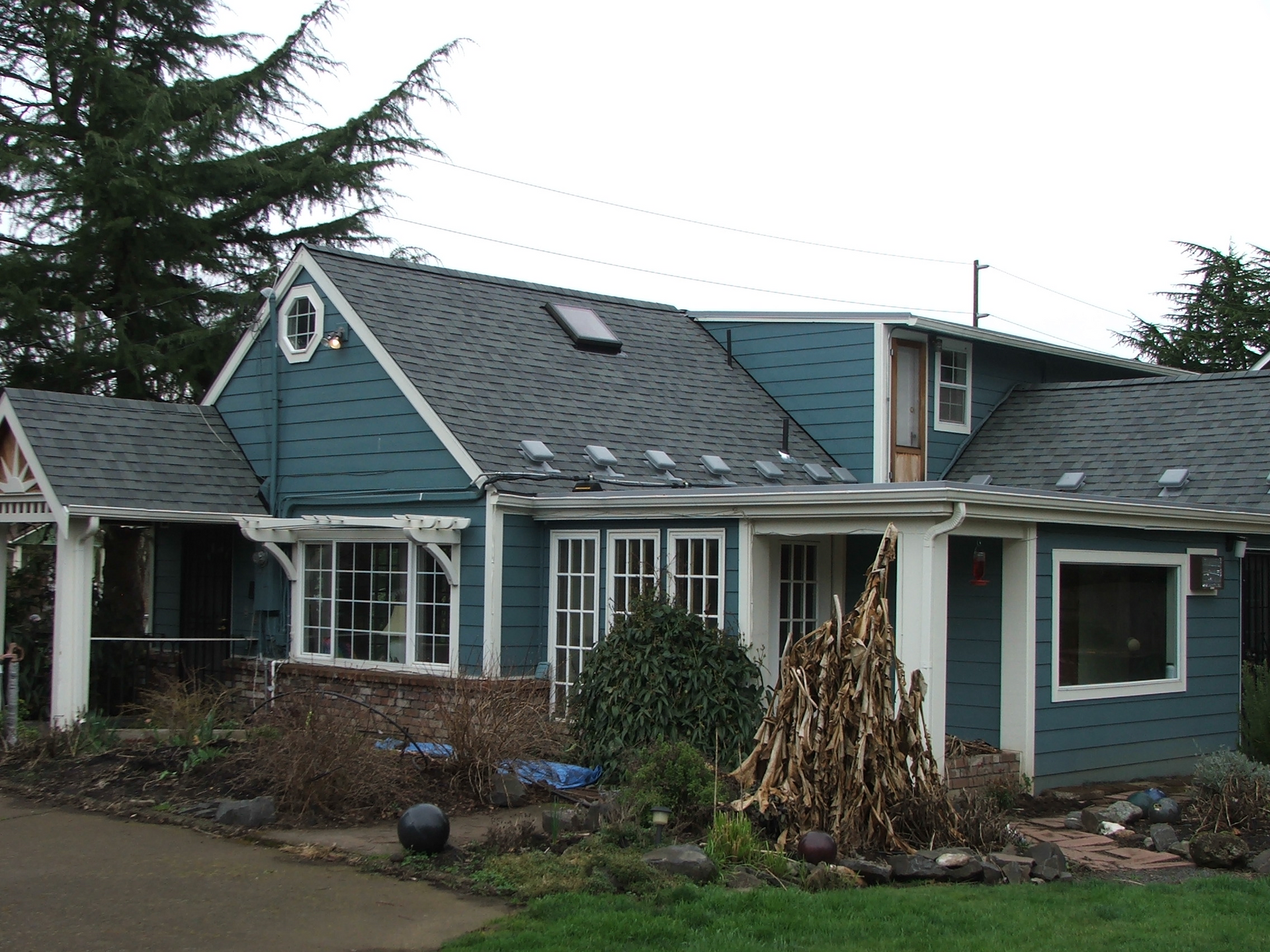 Owens corning estate gray laminated composition shingles - Springfield, OR - McKenzie Roofing Inc.