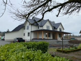 Beautiful house - Springfield, OR - McKenzie Roofing Inc.