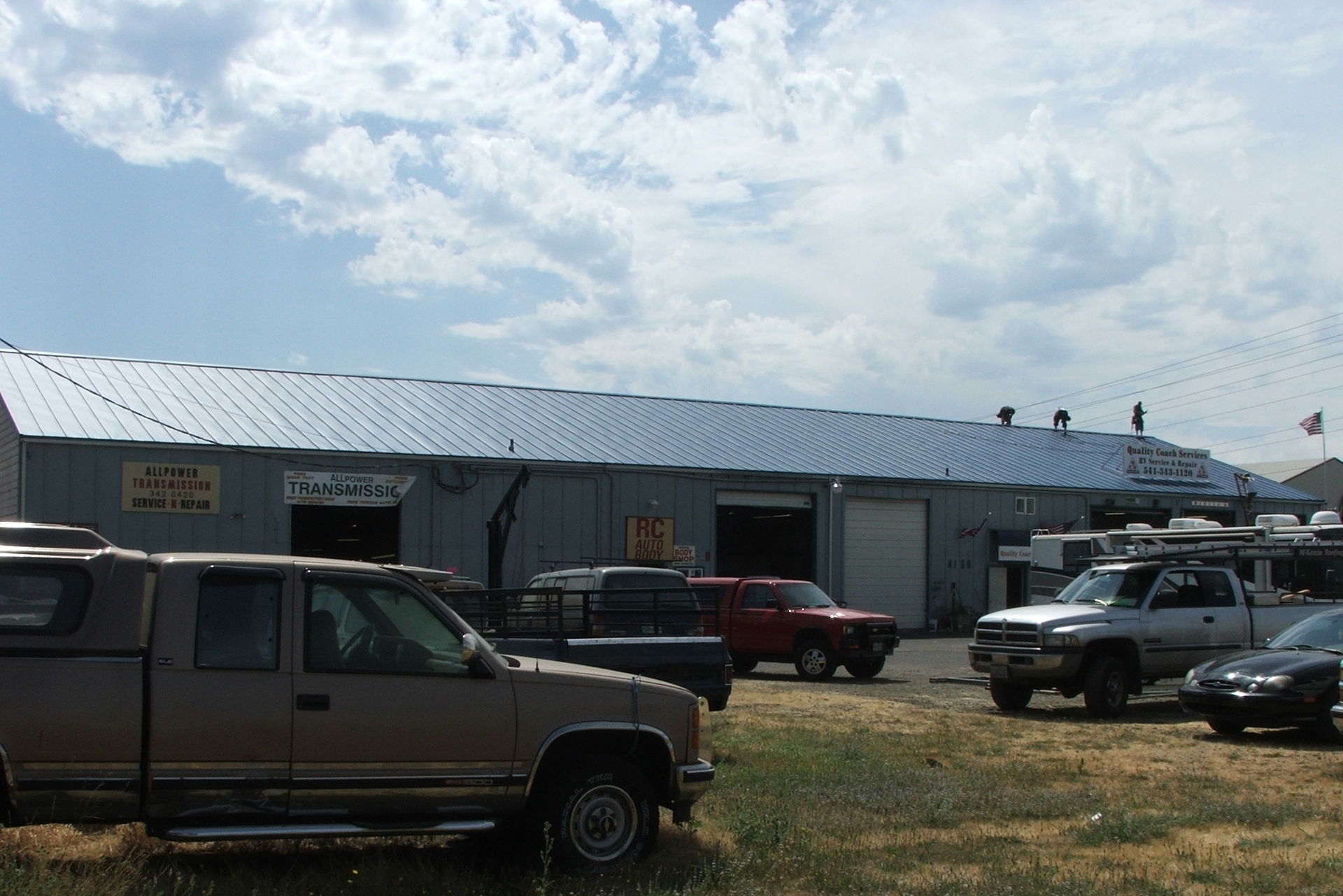 24 gauge tahoe blue standing seam metal - Springfield, OR - McKenzie Roofing Inc.