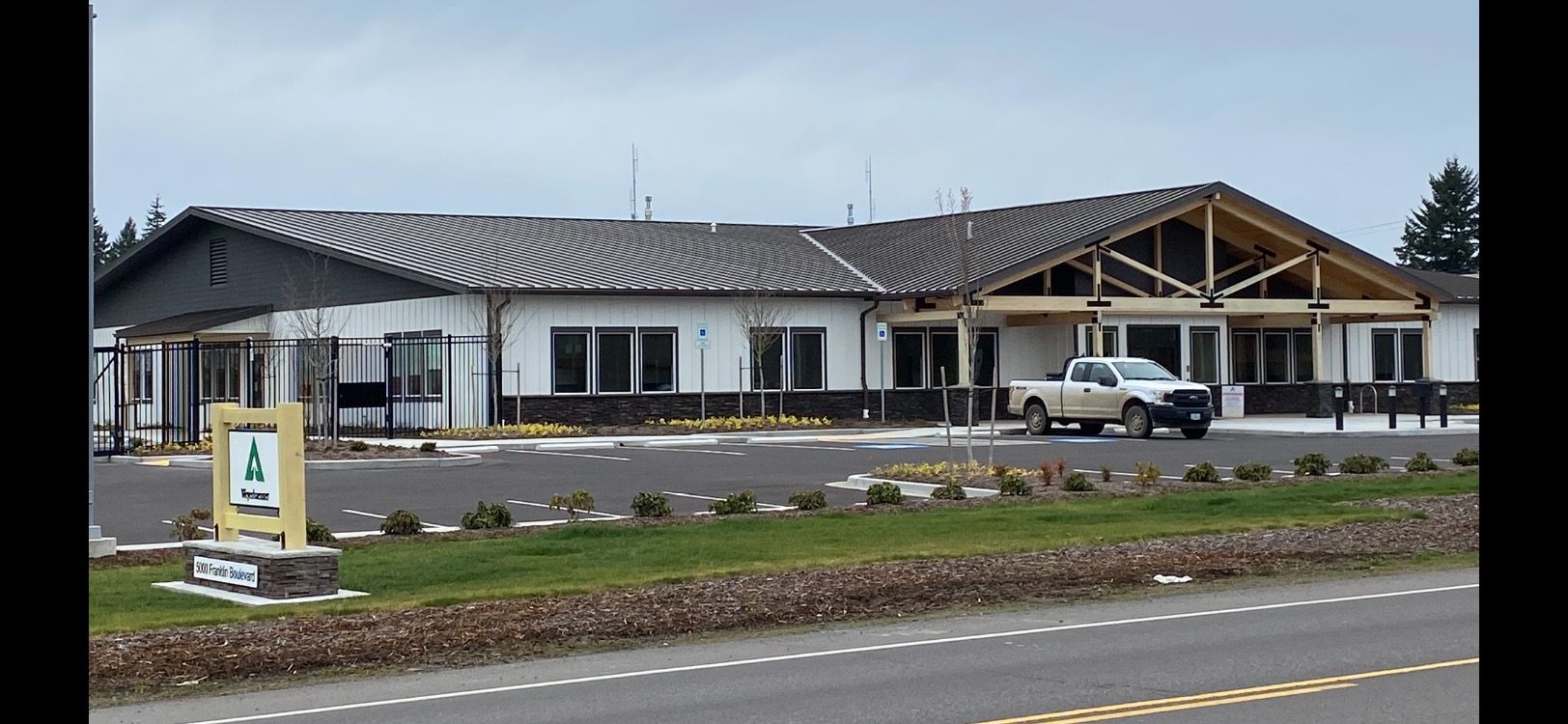 Large building - Springfield, OR - McKenzie Roofing Inc.