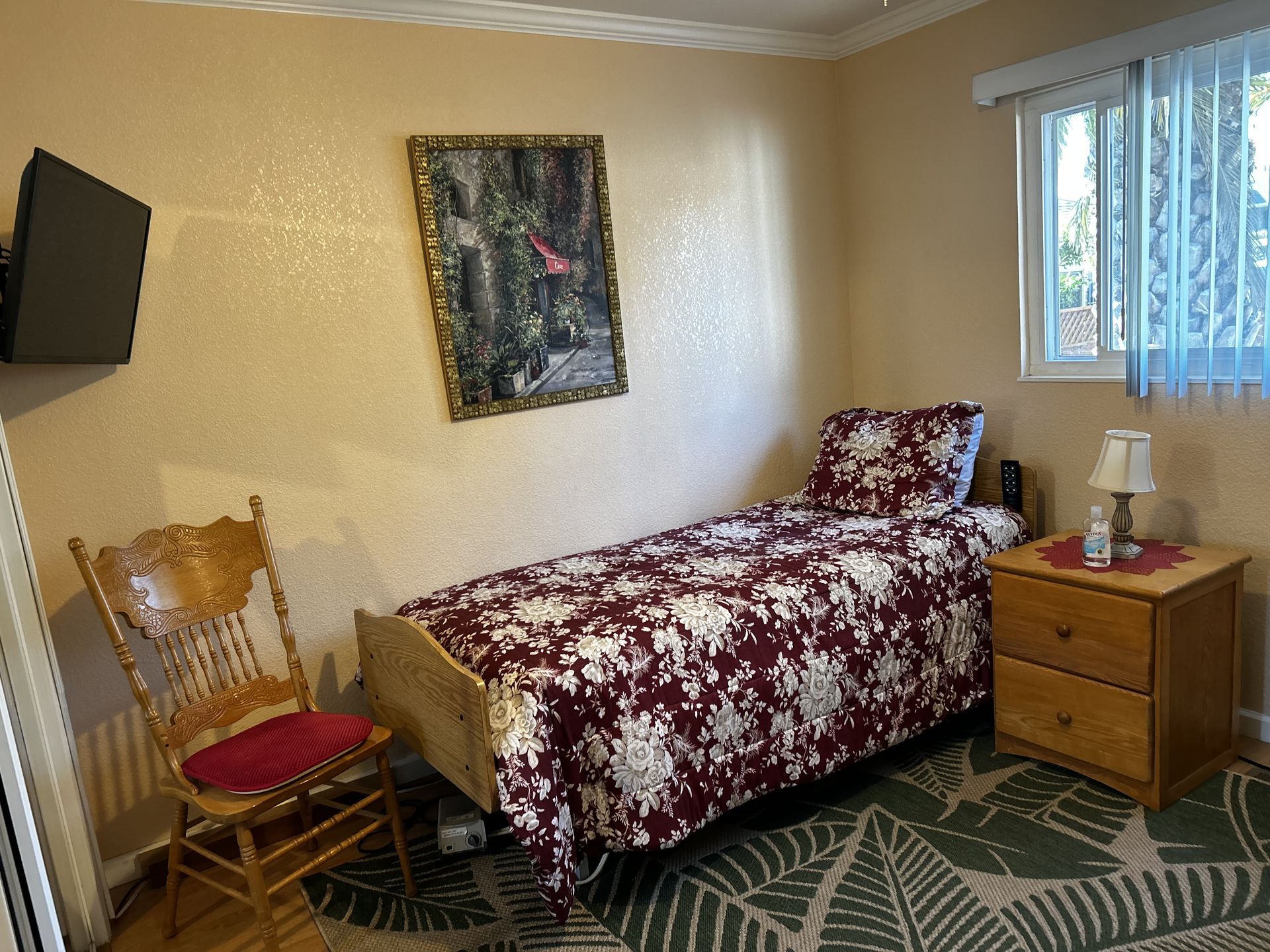 closer look of the bed