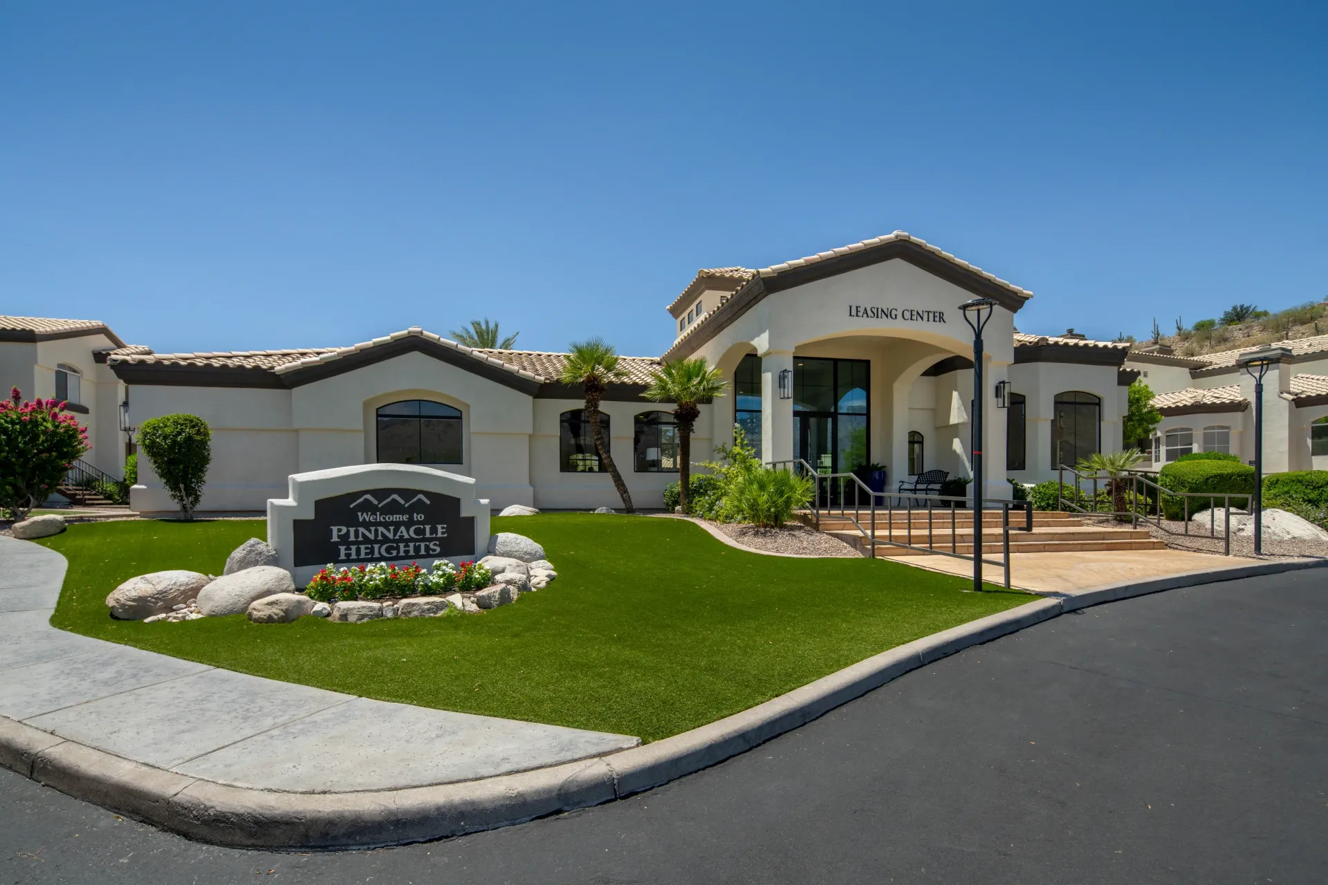 Welcome to Pinnacle Heights leasing center and monument sign at Pinnacle Heights in Tucson, AZ.
