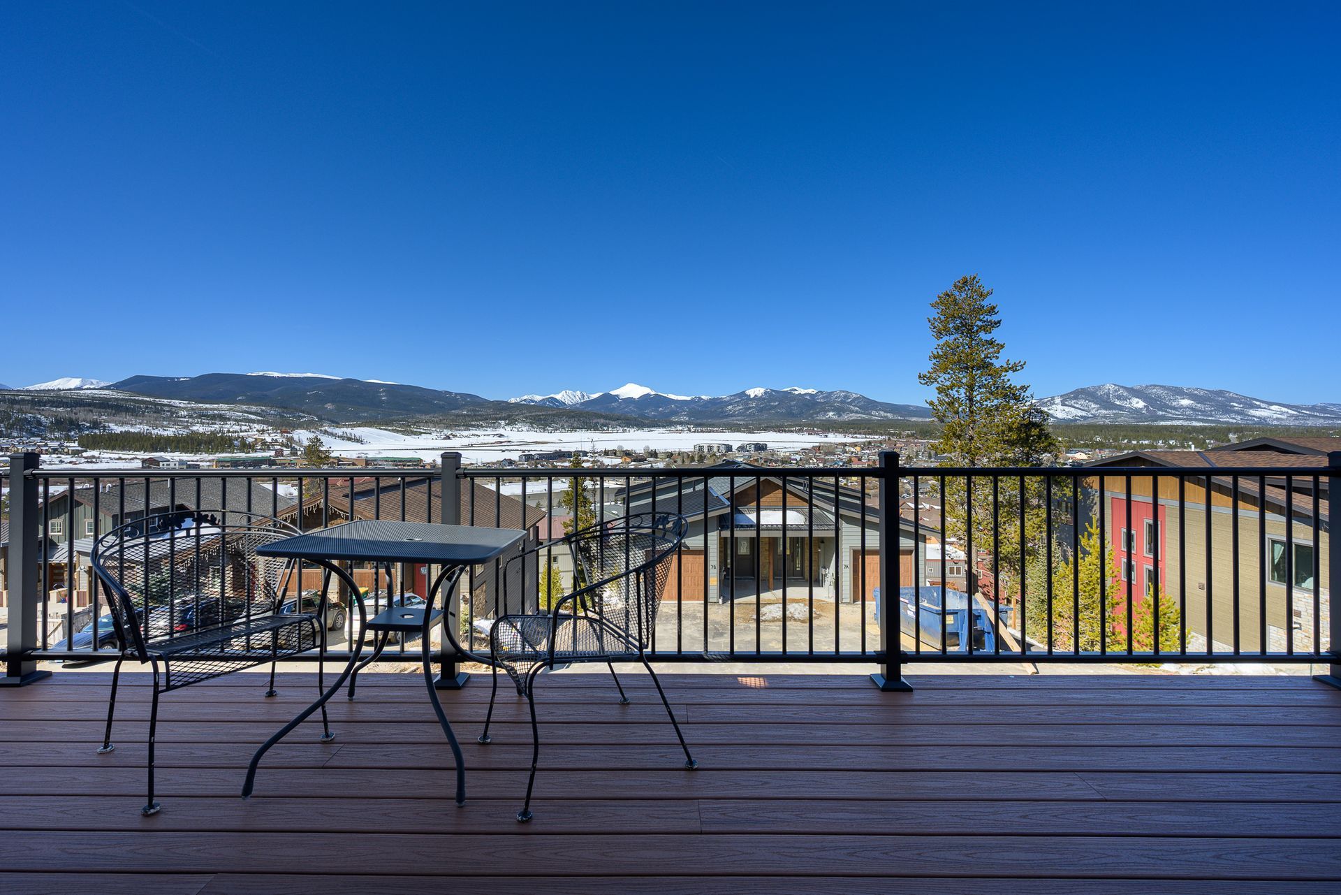 Snow Capped Properties. Long term rentals. Seasonal Rentals. Medium term rentals. Realty. Sales. Real estate agent.