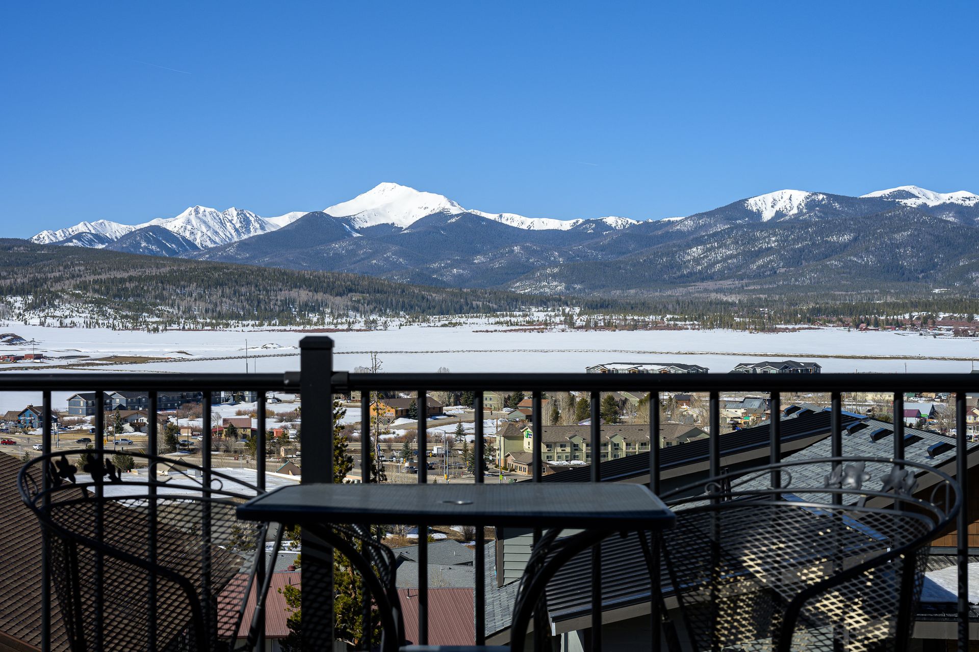 Snow Capped Properties. Long term rentals. Seasonal Rentals. Medium term rentals. Realty. Sales. Real estate agent.