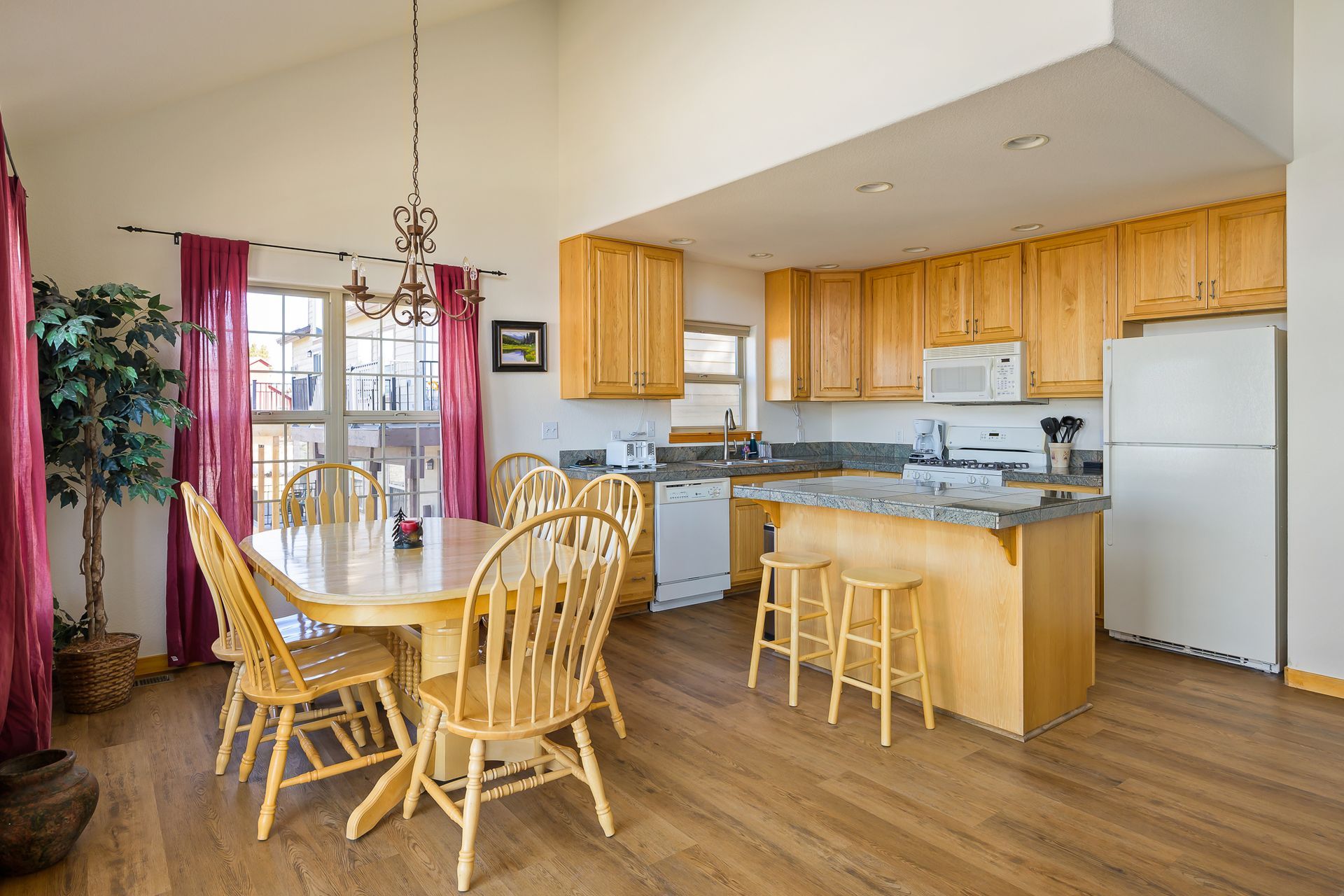 Snow Capped Properties. Long term rentals. Seasonal Rentals. Medium term rentals. Realty. Sales. Real estate agent.