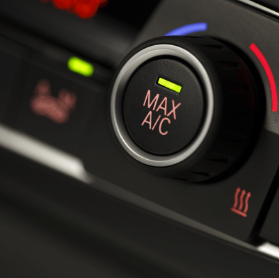Eine Nahaufnahme eines Knopfes mit der Aufschrift „Max A/C“