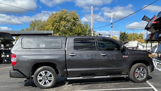 LED light bars and round lights