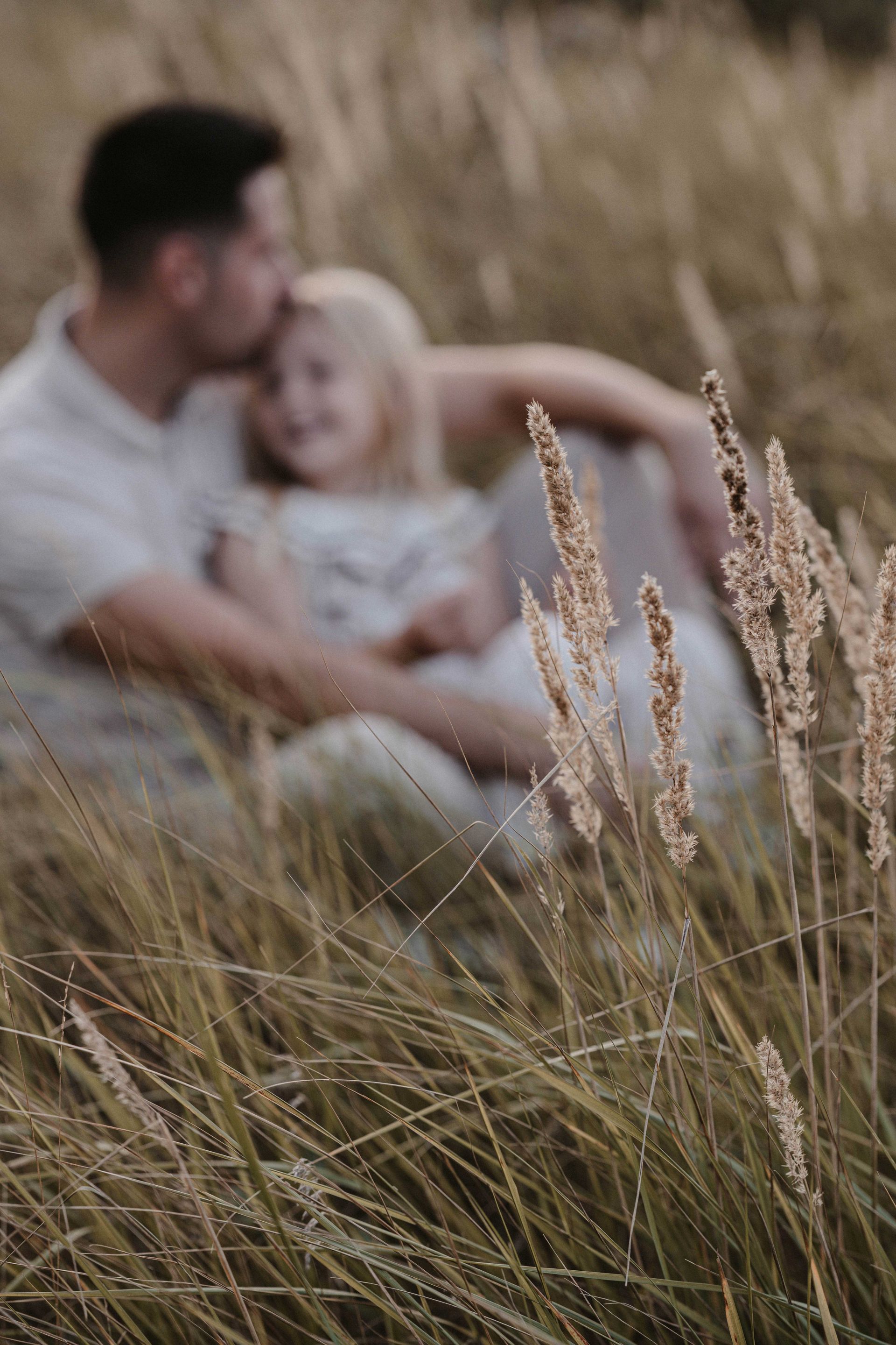 Lovedby.Yvon fotografie familie fotoshoot in natuur zeeuws-vlaanderen, Zeeland