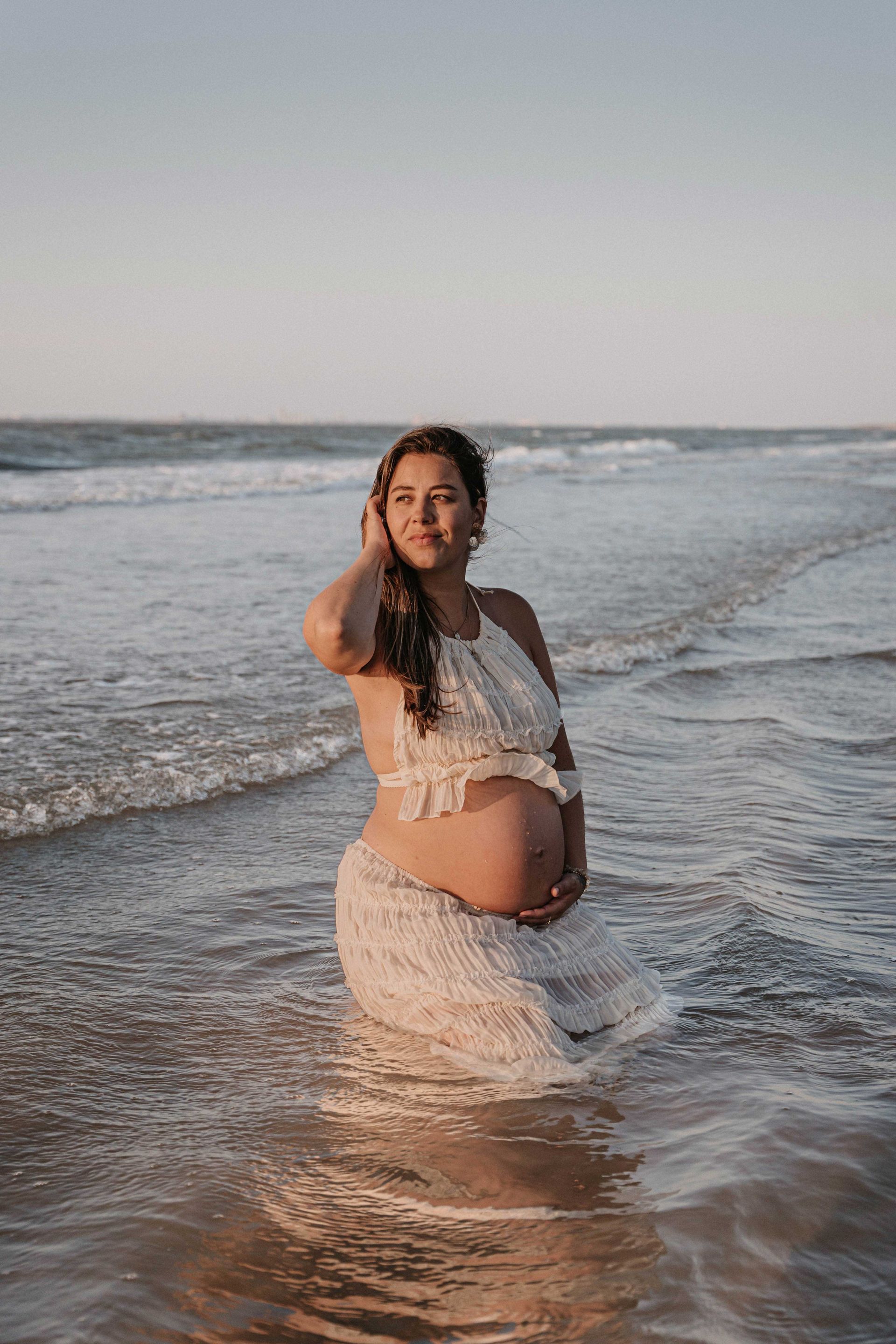 Lovedby.Yvon fotografie zwangerschaps shoot zeeuws-vlaanderen, Zeeland