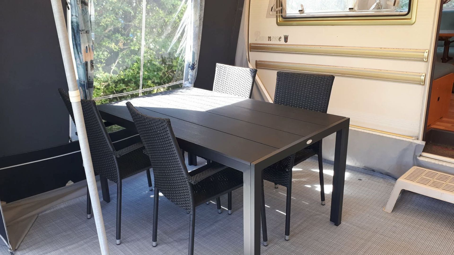 Comfortabele en charmante Tabbert Baronesse-huurcaravan.