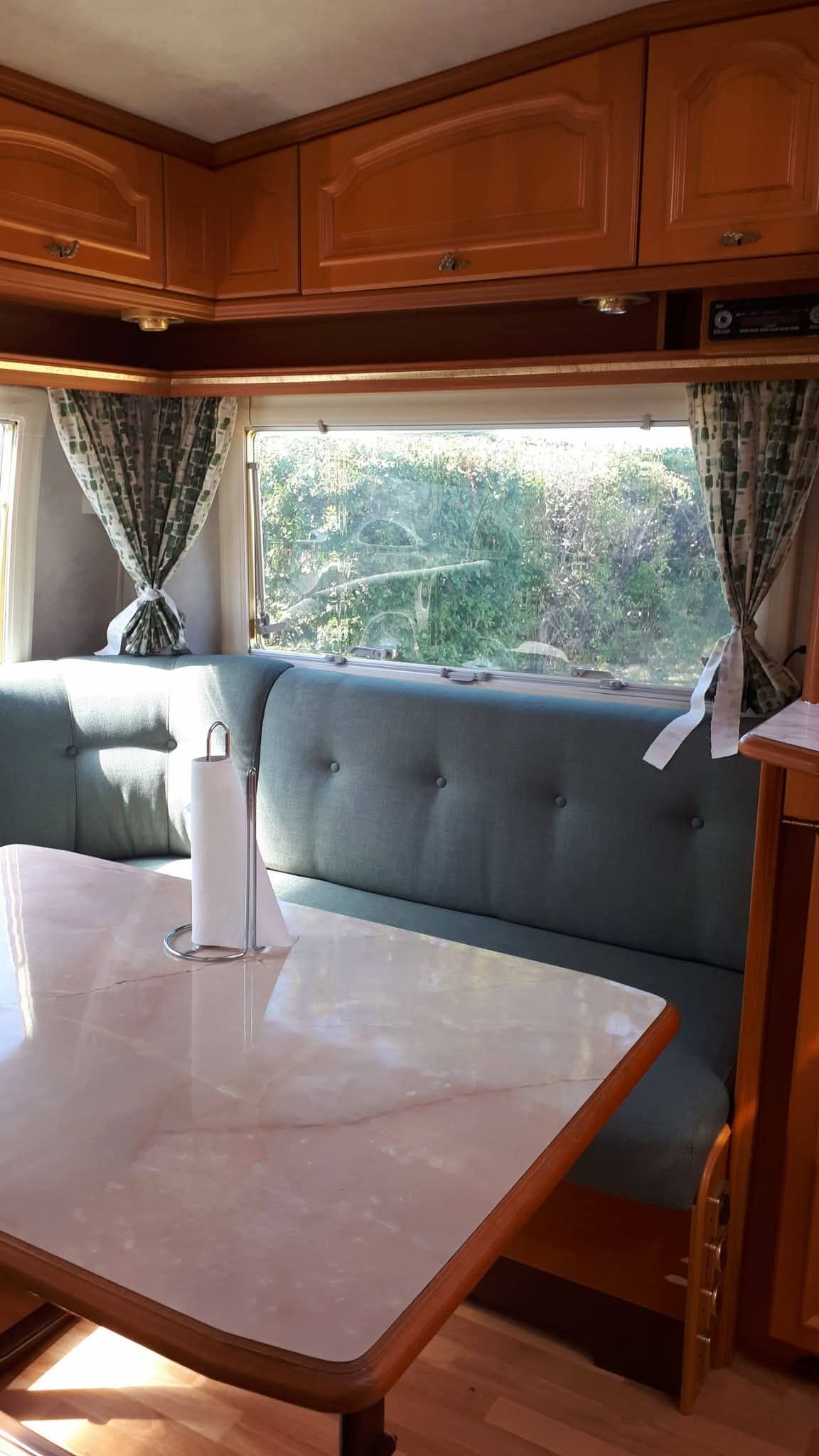 Comfortabele en charmante Tabbert Baronesse-huurcaravan.