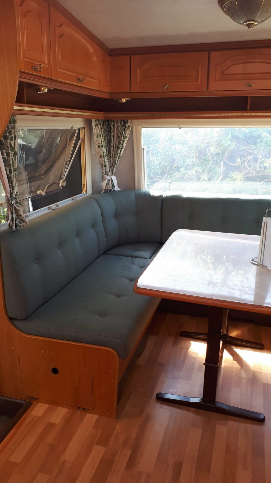 Comfortabele en charmante Tabbert Baronesse-huurcaravan.