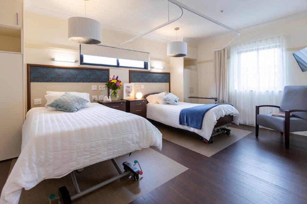 Homewood 2 Bedroom with  shared bathroom
