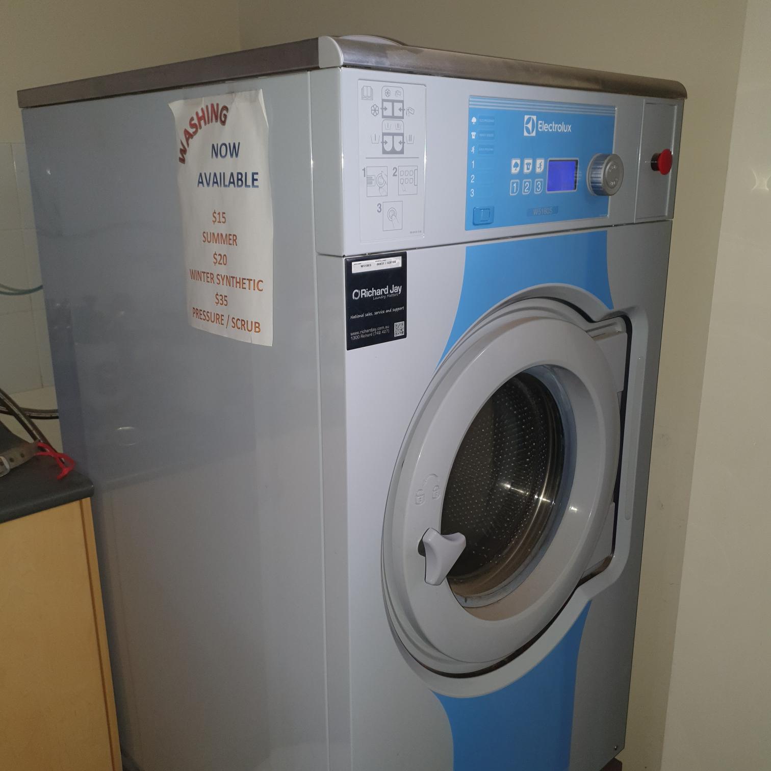 Bourkes Horse Rugs Horse & Dog Rugs in Bathurst