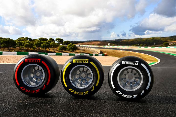 fornitura gomme Pirelli