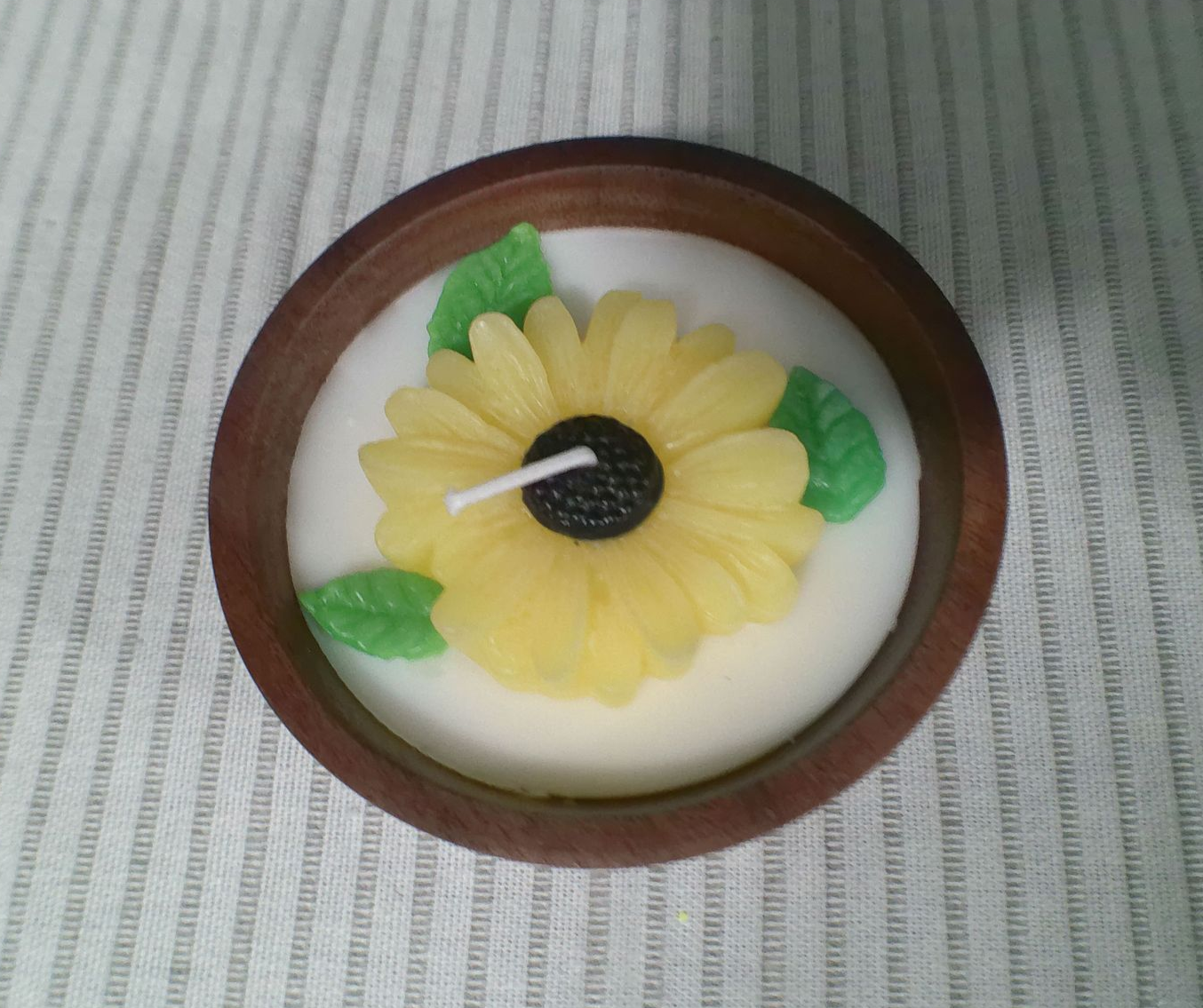 Earthy Pomelo Scented Candle