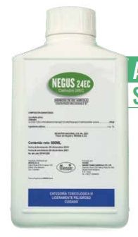 Botella blanca de Negus 24EC, un producto químico agrícola, con etiqueta verde y azul.