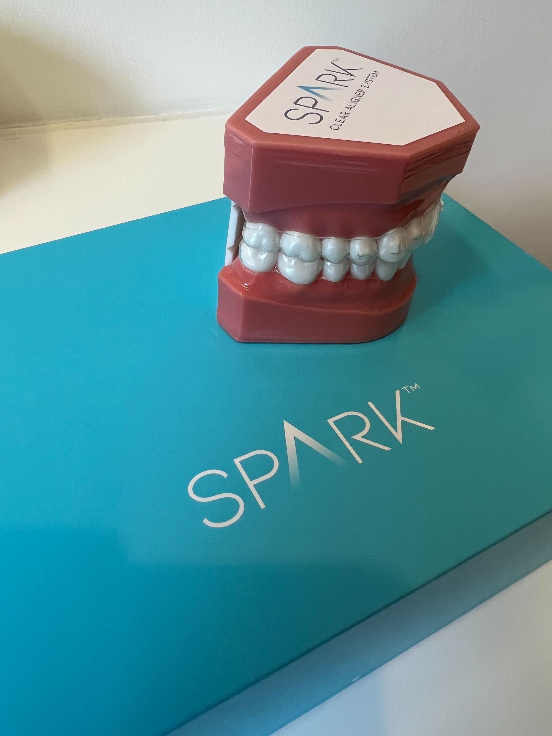 Traitement orthodontique avec gouttières transparentes Genève