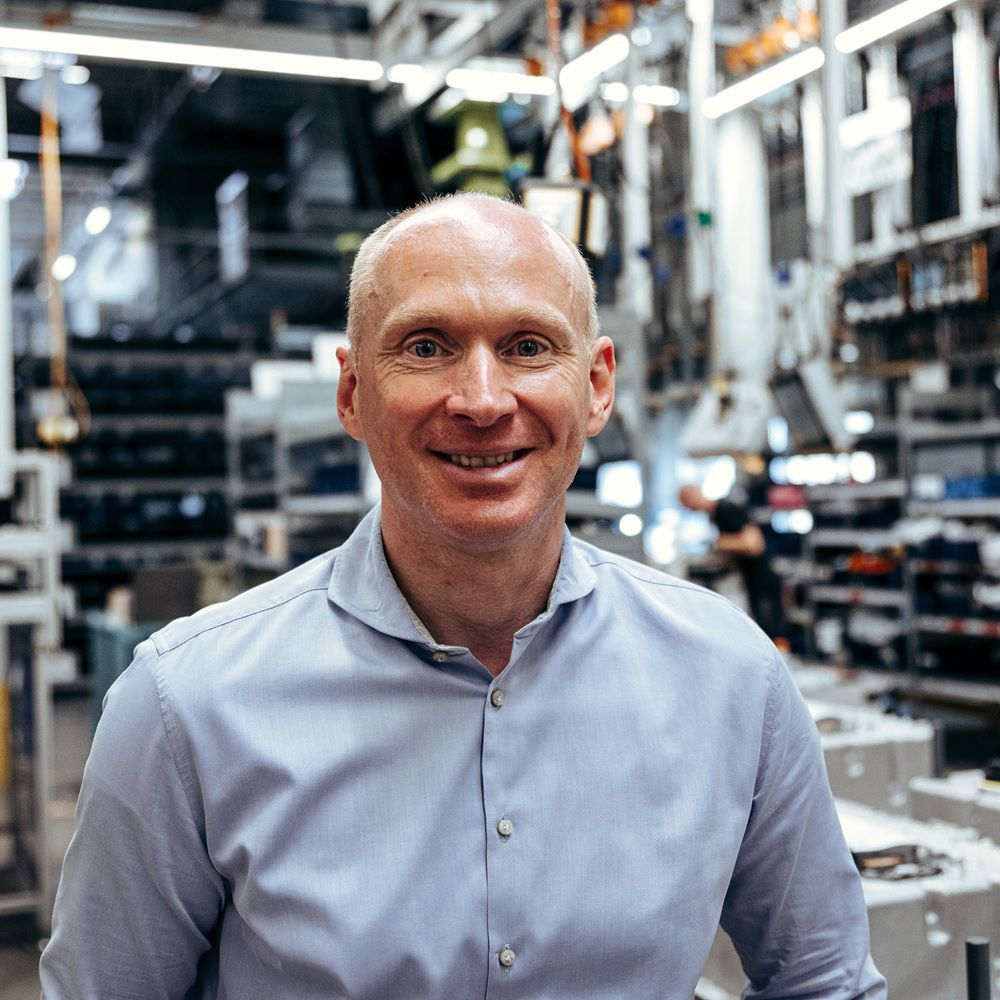Dr. Robert Braun