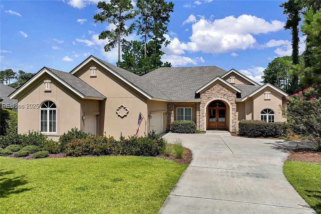 208 Hampton Lake Dr, Bluffton