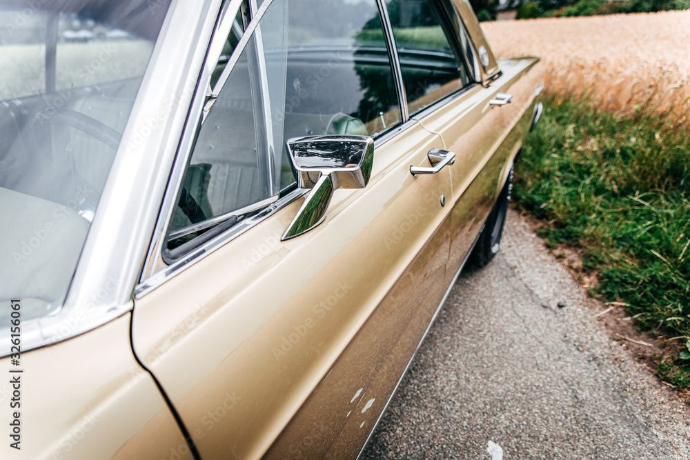 goldener Oldtimer
