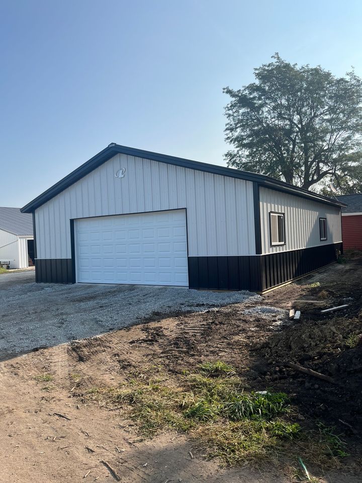 Nice white and black structure — Boone, IA — Zellmer Buildings