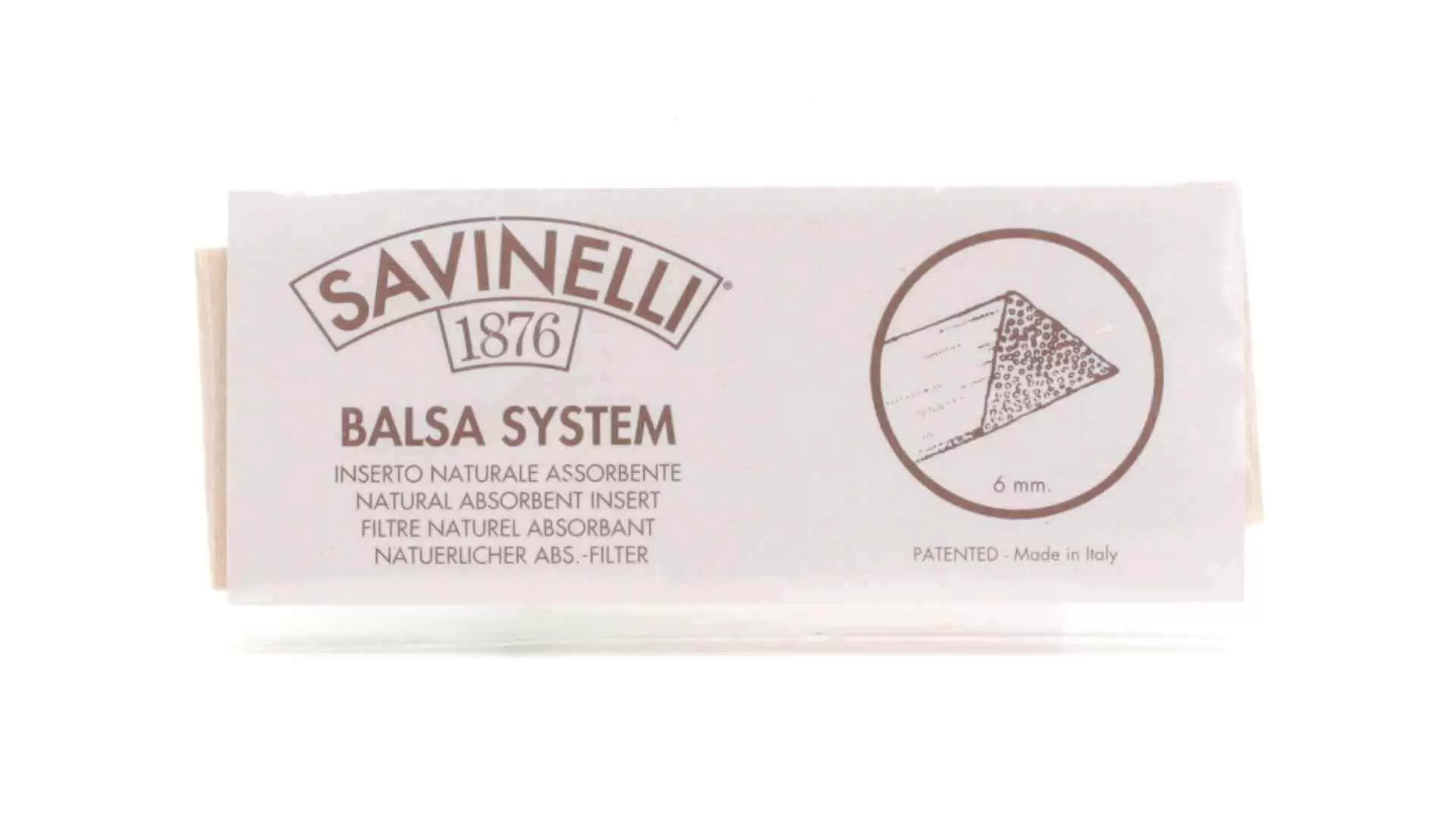 Una scatola di sistema balsa Savinelli su sfondo bianco