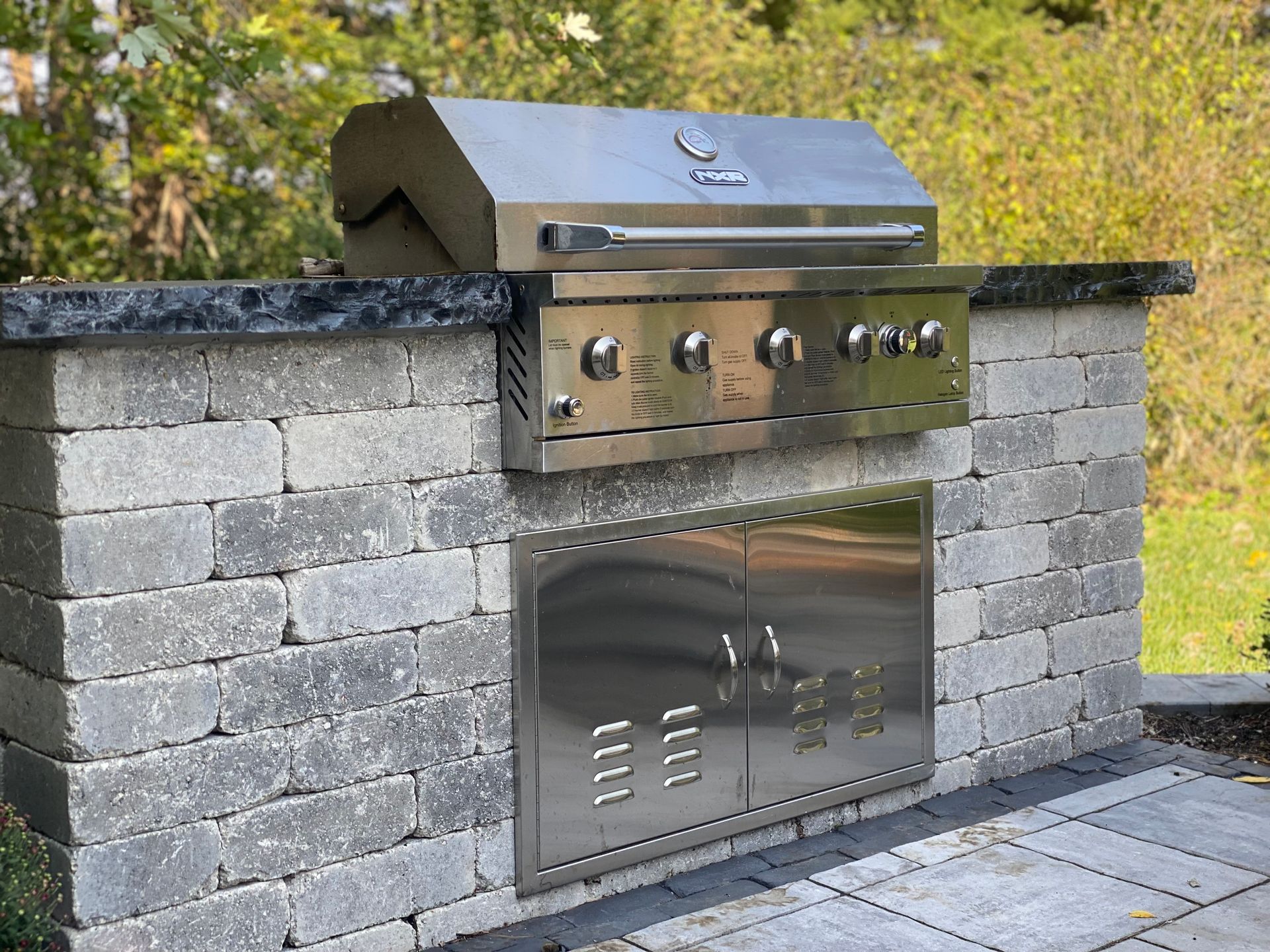 outdoor kitchen