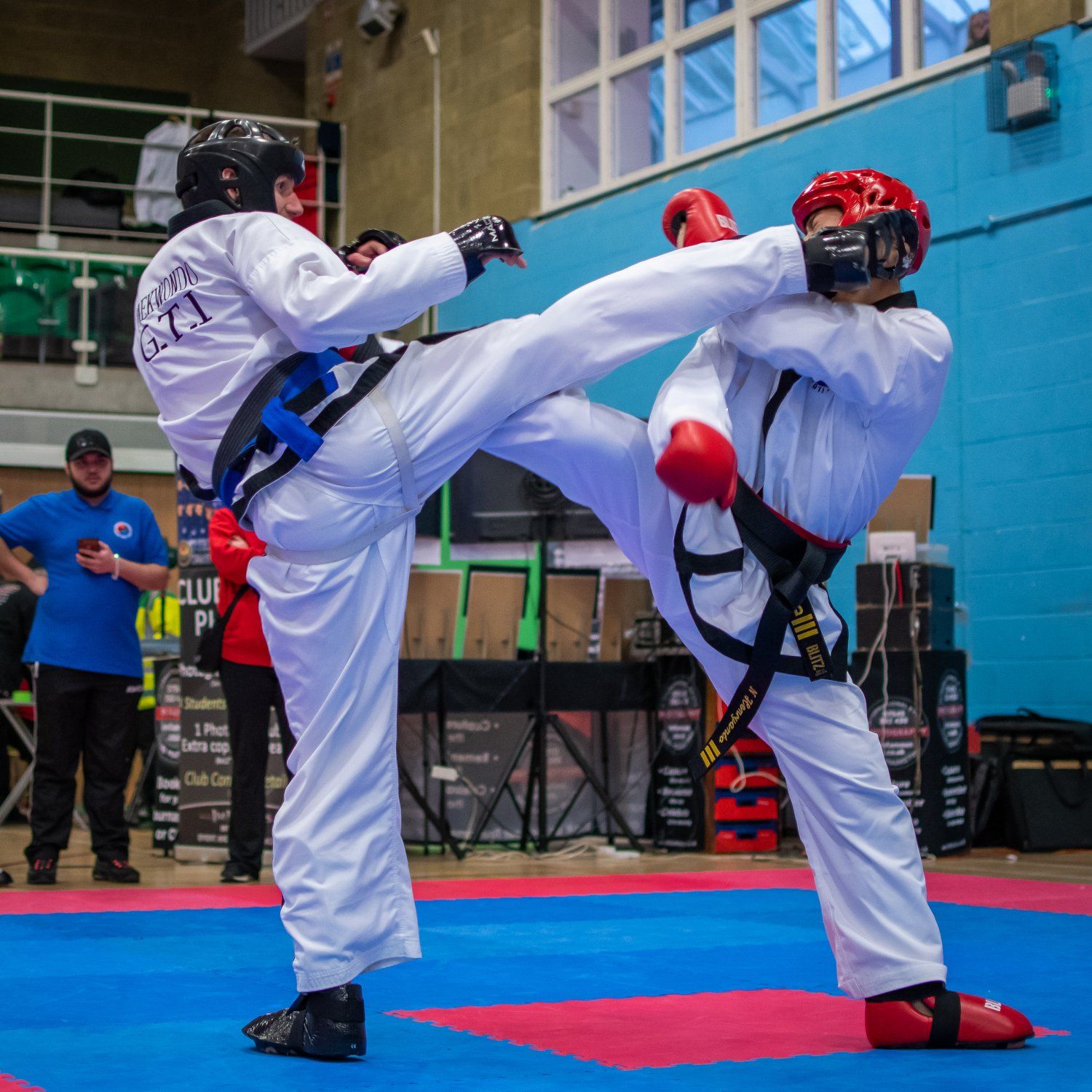 sparring - high turning kick