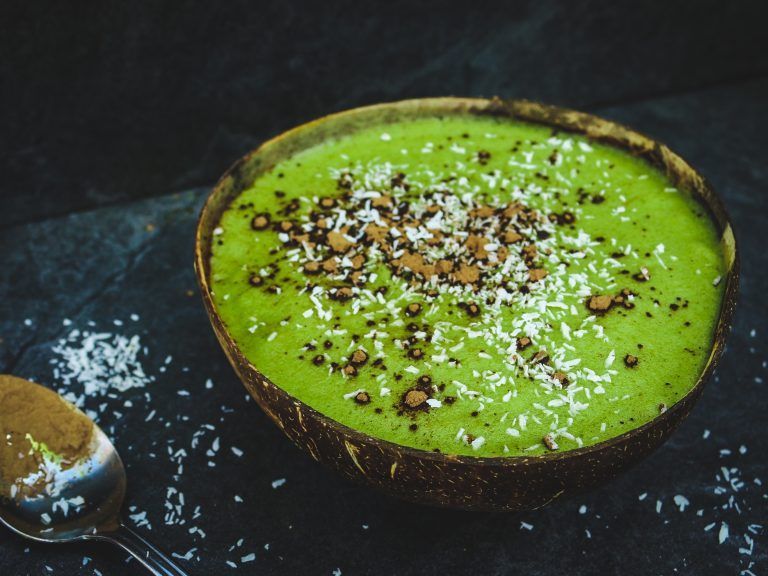 Caramel Apple Smoothie Bowl