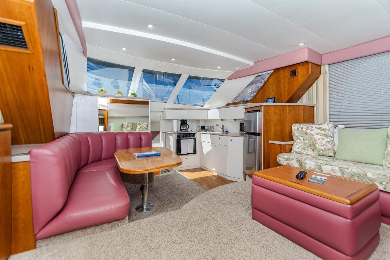 Bed & Breakfast Afloat