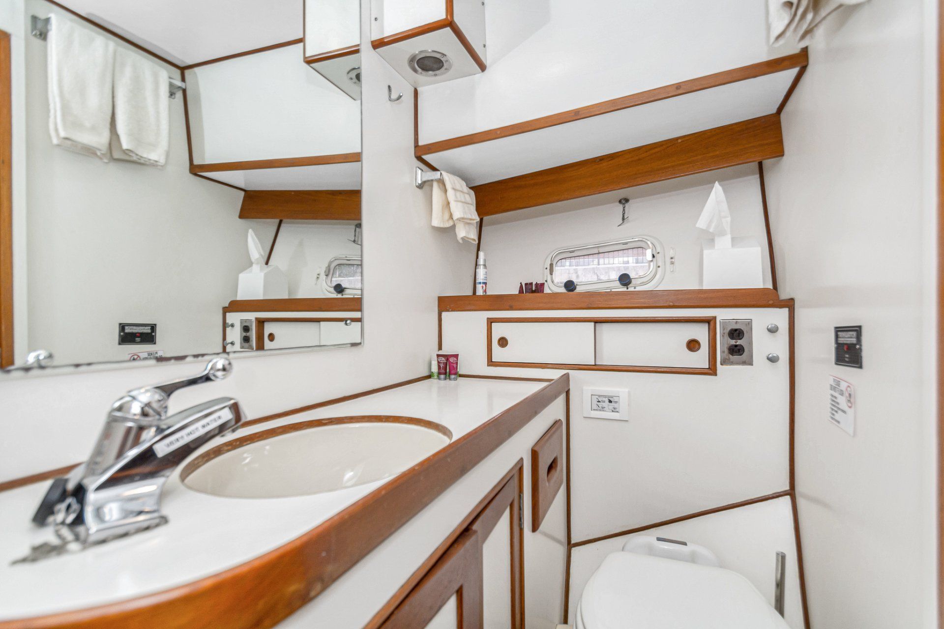 Blue Water Forward ensuite bath