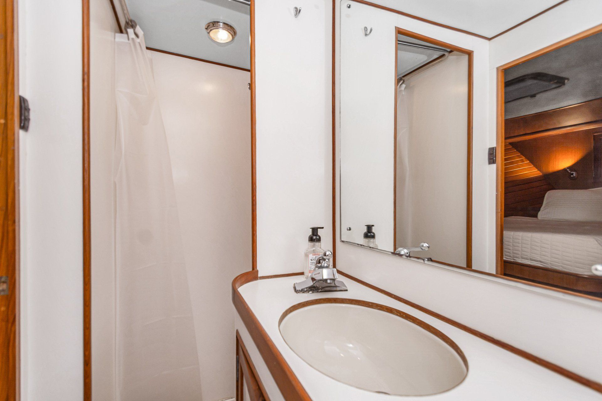 Blue Water Forward ensuite bath