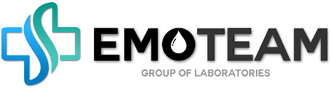 Logo di EMOTEAM, un gruppo medico. Presenta una croce blu-verde combinata con una forma fluida e testo nero con una goccia nella 