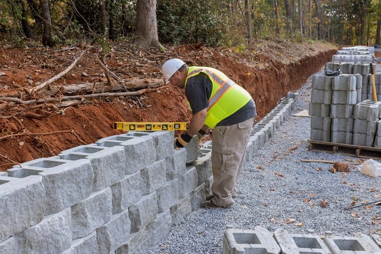 Retaining+wall+installation+in+austin.jpg