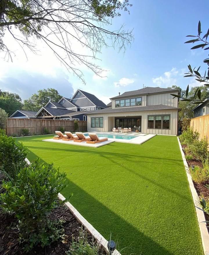 Large House With Pool