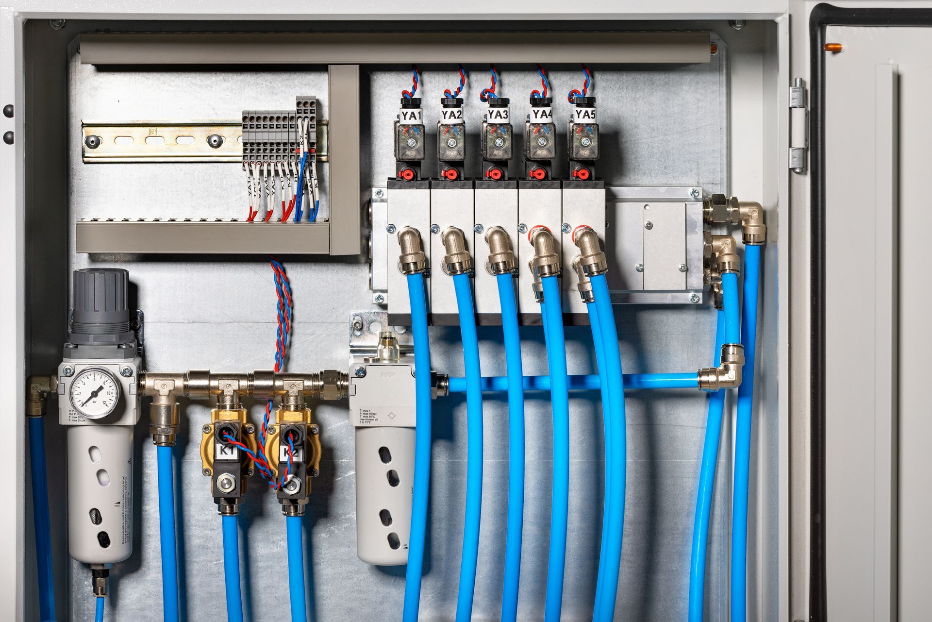 A fragment of a modular assembly system with compressed air purification devices.