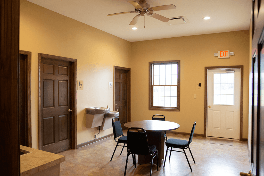 Mt Vernon-Mt Vernon Chapel | Roberts Funeral Home