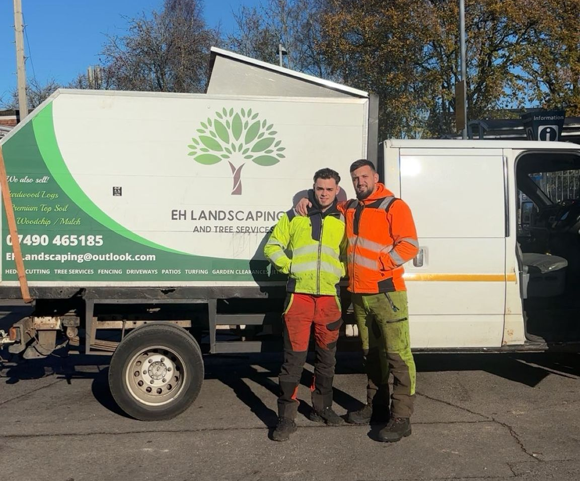 2 tree surgeons stoo