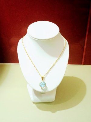 collana con pietra