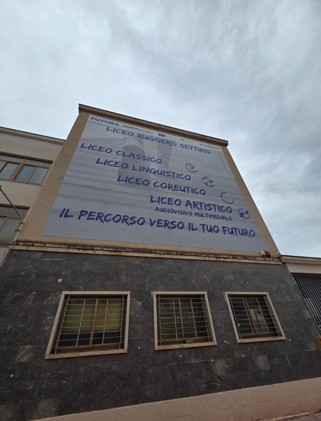 cartellone pubblicitario