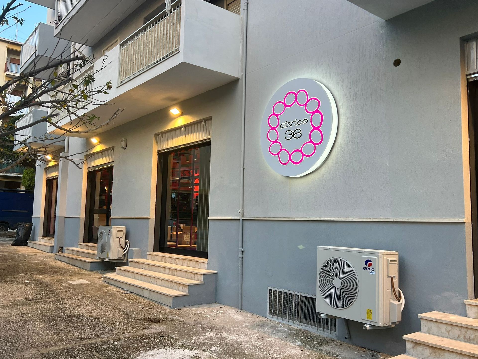 insegna luminosa