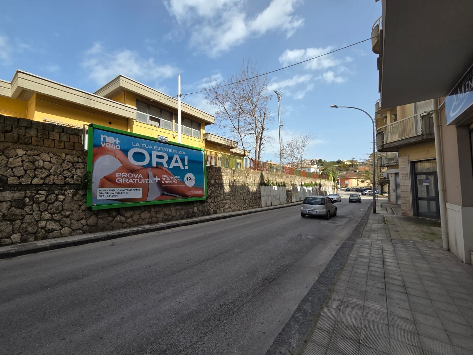 cartellone pubblicitario
