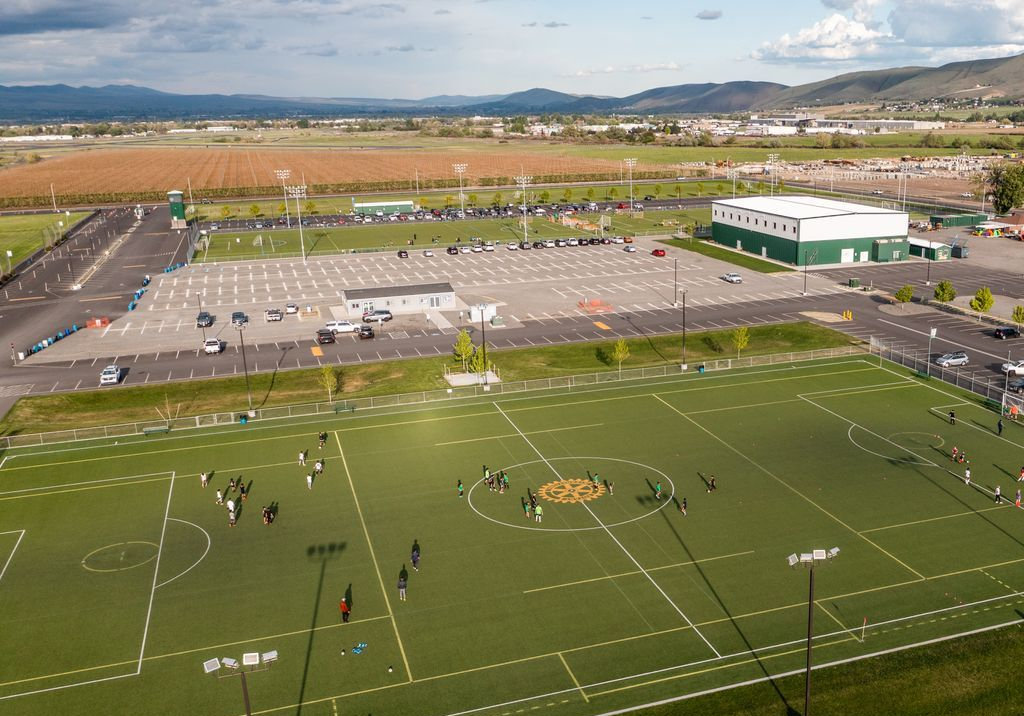 SOZO outdoor field image