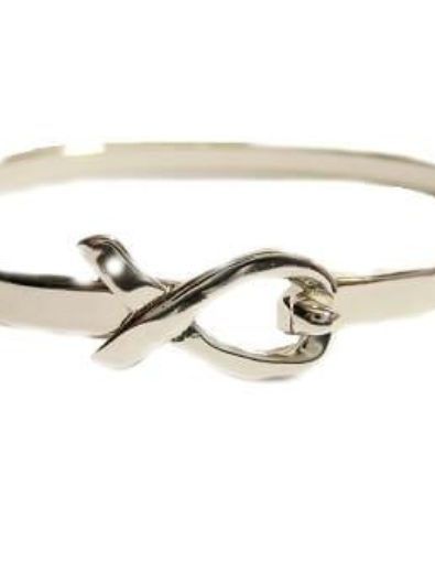 Silver bracelet with knot-shaped clasp.